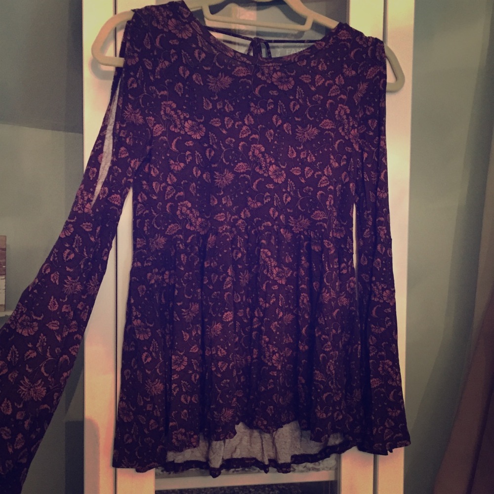 brand new AE flowy top